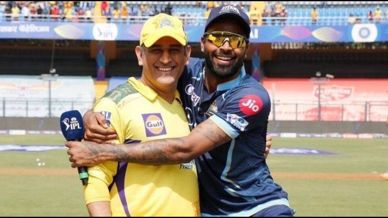 DHONI AND HARDIK PANDYA