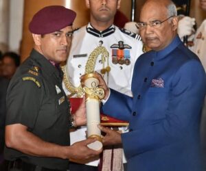 Mahendra Singh Dhoni while receiving Padma Bhushan award 