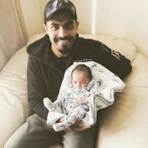 Ravindra Jadeja with his daughter 