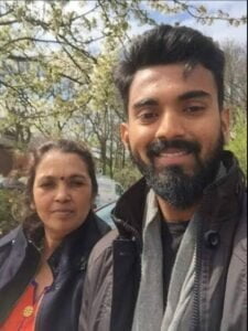 KL Rahul with his Mother 